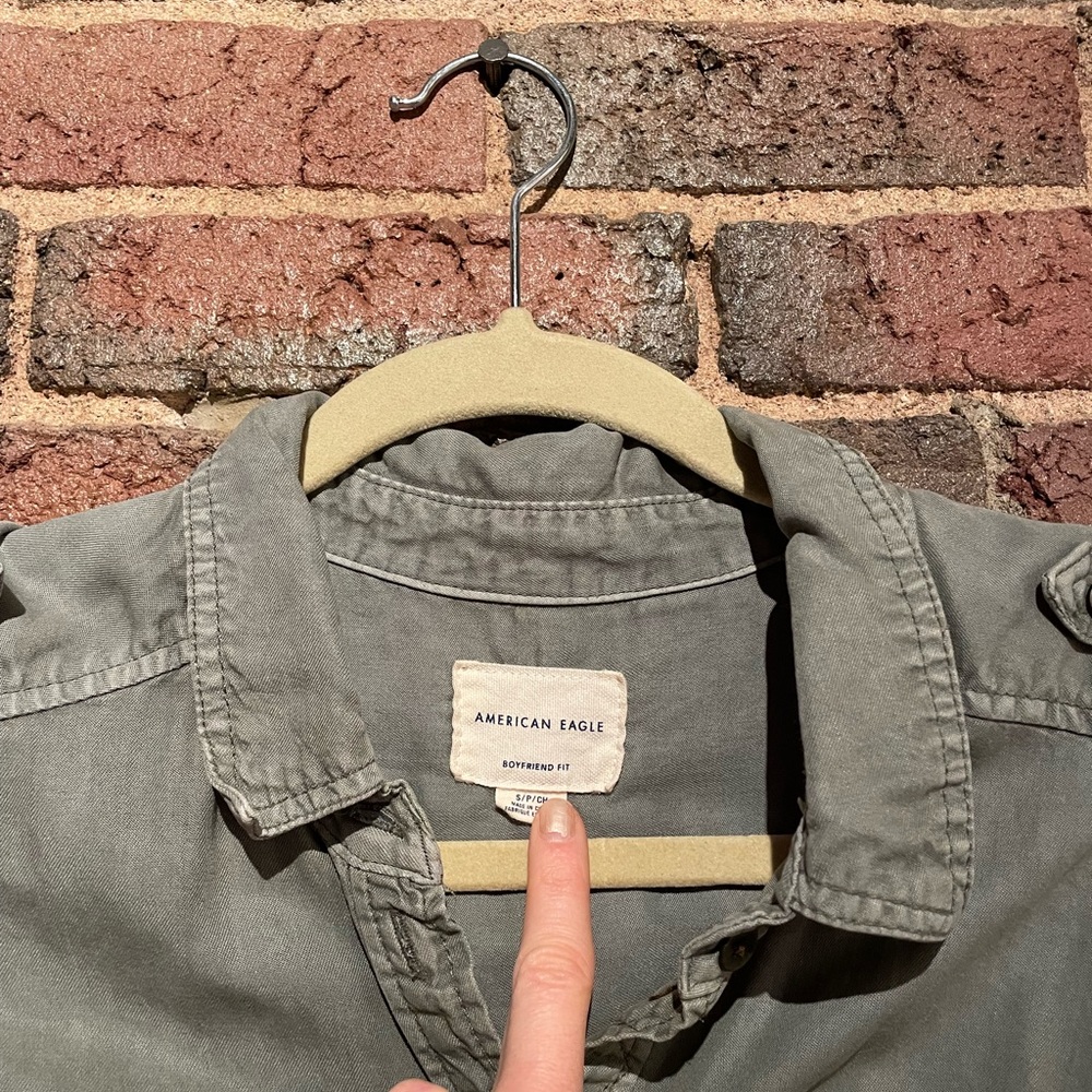 American eagle button down - Picture 2 of 3
